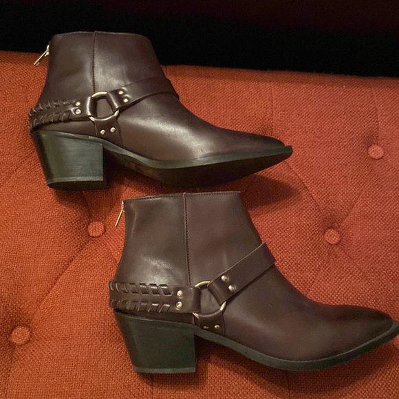 Brusque Chocolate Brown Leather Ankle Boots - Picture 9 of 9